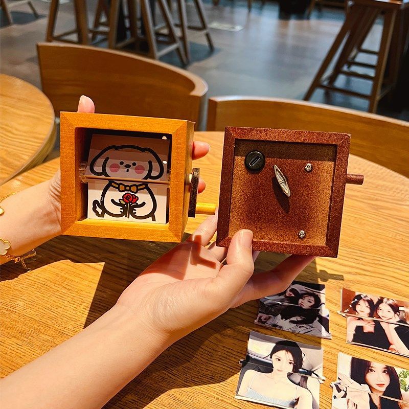 Mechanical Hand-Crank Dynamic Photo Album Photo Luminous Music Box Solid Wood Handmade Creative Custom Anniversary Gift