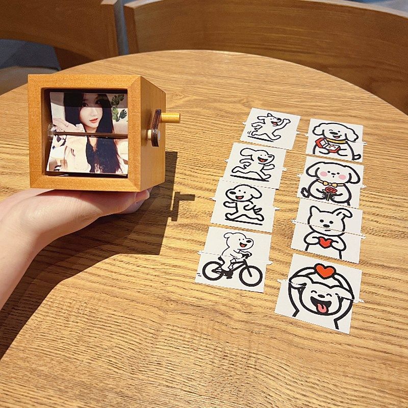 Mechanical Hand-Crank Dynamic Photo Album Photo Luminous Music Box Solid Wood Handmade Creative Custom Anniversary Gift