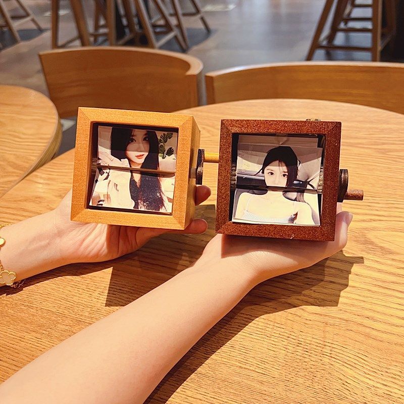 Mechanical Hand-Crank Dynamic Photo Album Photo Luminous Music Box Solid Wood Handmade Creative Custom Anniversary Gift