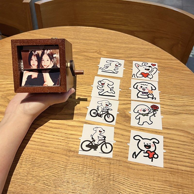 Mechanical Hand-Crank Dynamic Photo Album Photo Luminous Music Box Solid Wood Handmade Creative Custom Anniversary Gift